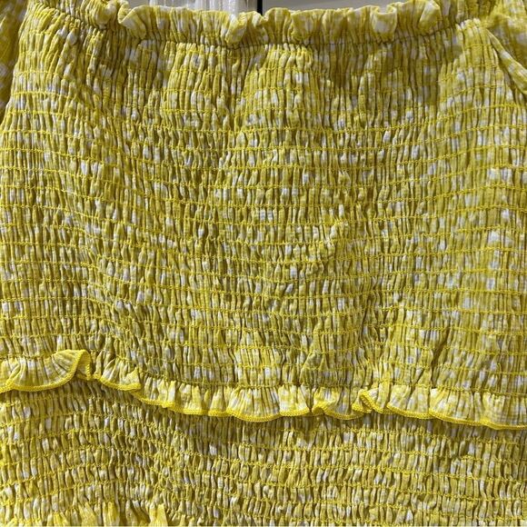 Lush yellow smocked crop top size medium NWT‎ - Picture 2 of 4